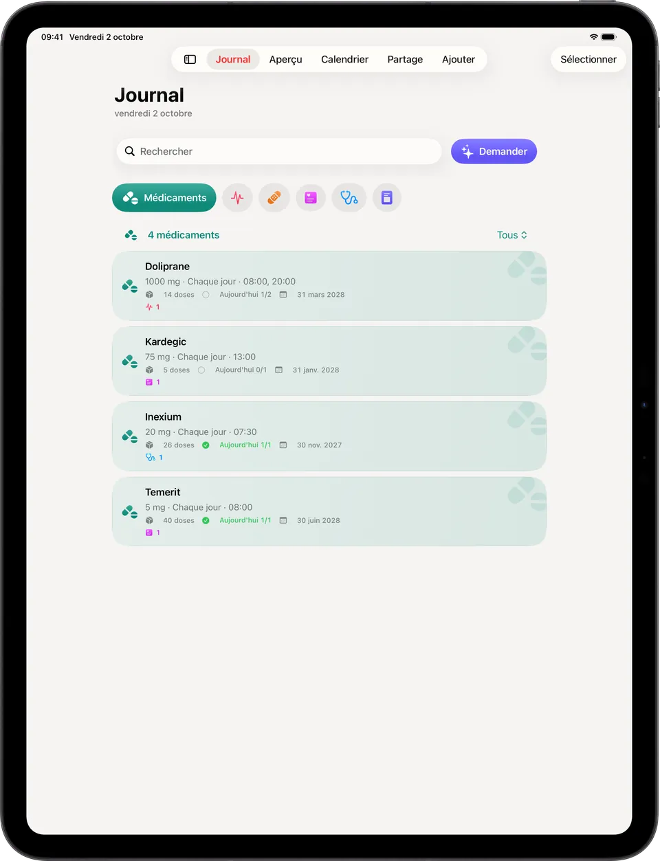 Clino sur iPad : le Journal des médicaments, avec les prises du jour, les stocks et les dates de péremption